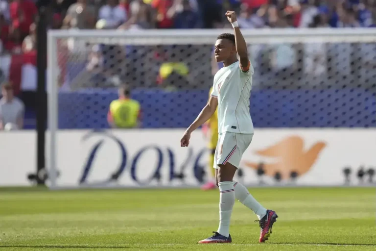 France 2-0 Morocco: Mbappé Redeems Penalty Miss to Send Les Bleus into Semi-Finals