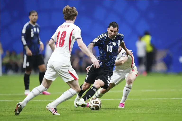 England 1-2 Argentina: Late Heartbreak for Three Lions as Defending Champions Reach World Cup Final