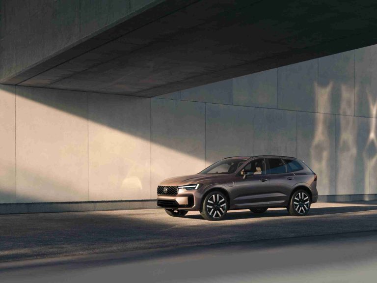 Volvo Cars Unveils Extended-Range XC60 and XC90 Plug-In Hybrids with Up to 124 Miles Electric Range