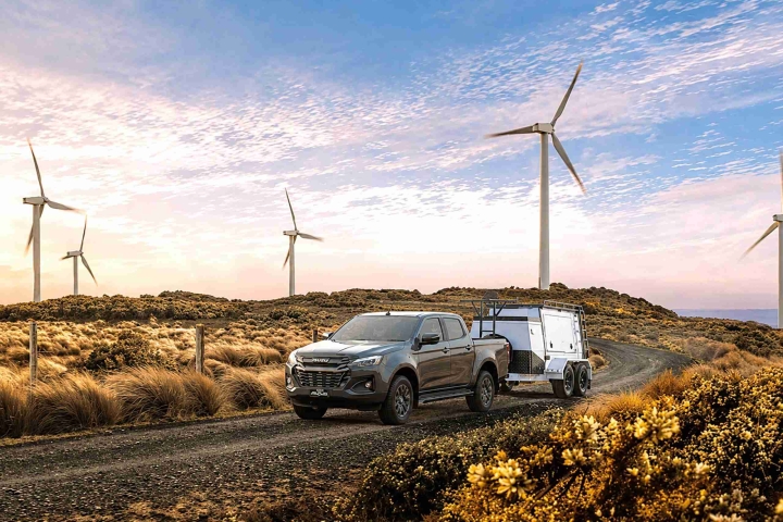 9252420-5253-isuzu-dmax-22-commercial-copy-1-scaled-1.jpg