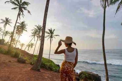 adult-coconut-tree-hill-sri-lanka-1_00194_thumb_2.jpg