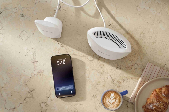 eero-Signal-Coffee-shop-counter-scaled-1.jpg